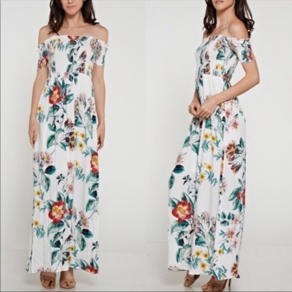 ❣️ Sale was $48 down sizing ❣️ Off the shoulder floral maxi